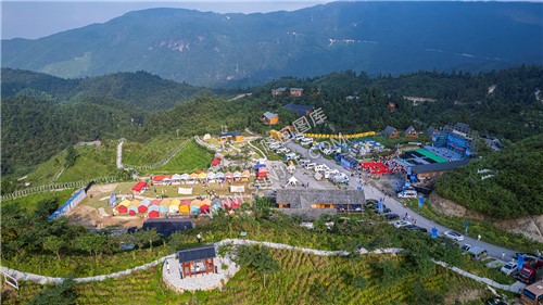 隆回龙瑶幽谷首届房车露营云上音乐美食季