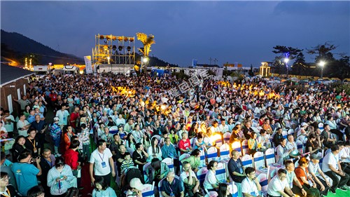 活动现场_隆回龙瑶幽谷首届房车露营云上音乐美食季