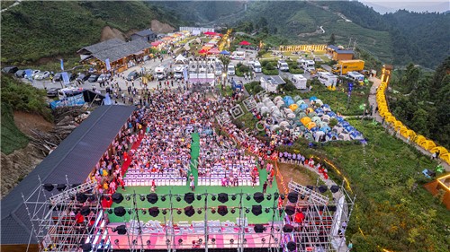 音乐活动现场_隆回龙瑶幽谷首届房车露营云上音乐美食季