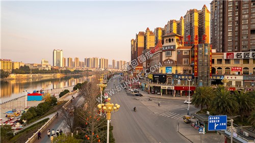 巴黎新城河边_赧水南路东