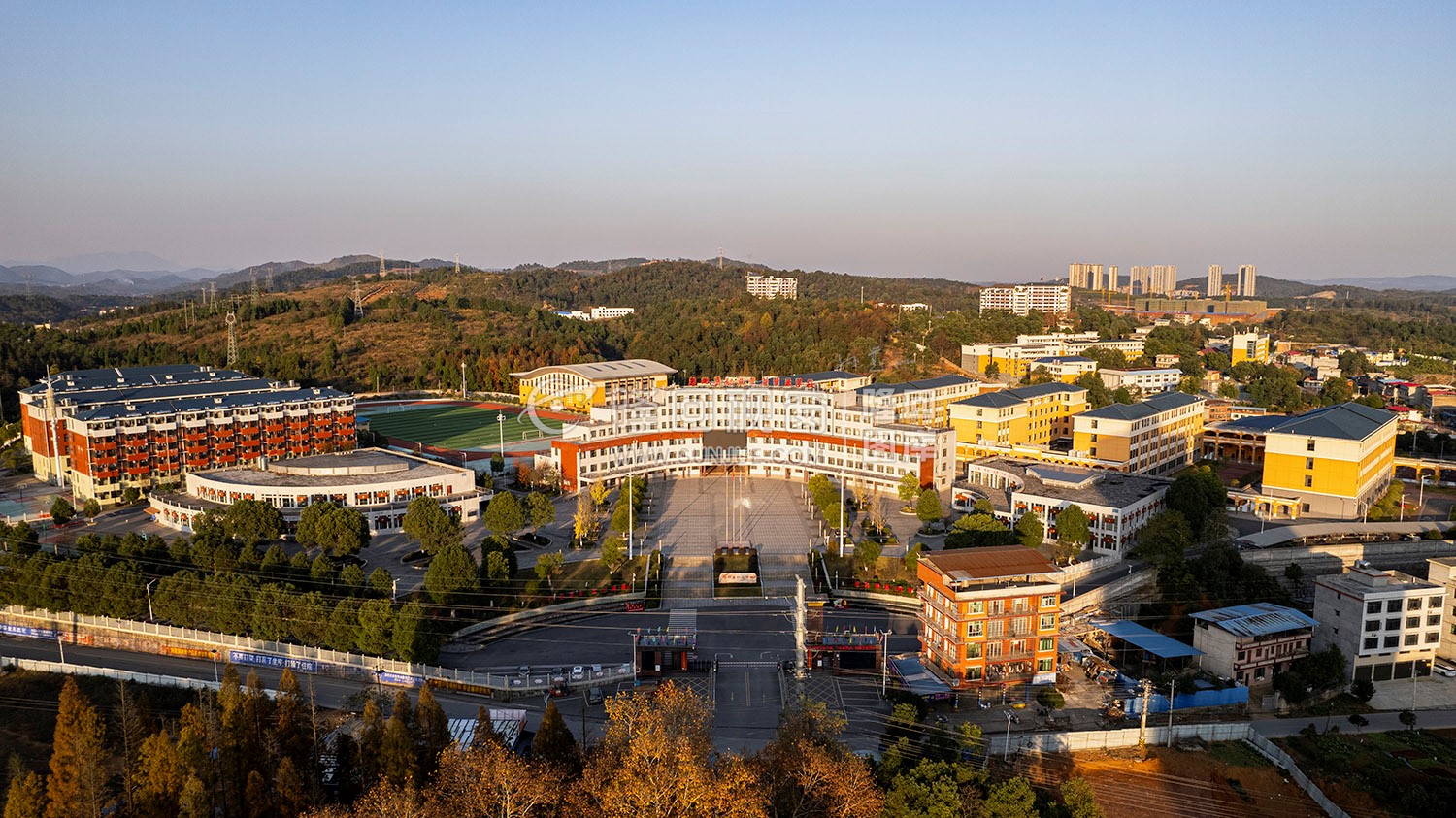 隆回职中新老校区