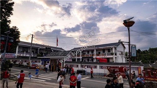 学校外景-隆回草原学校2024年六一文艺汇演，美在草原 ·爱满瑶乡