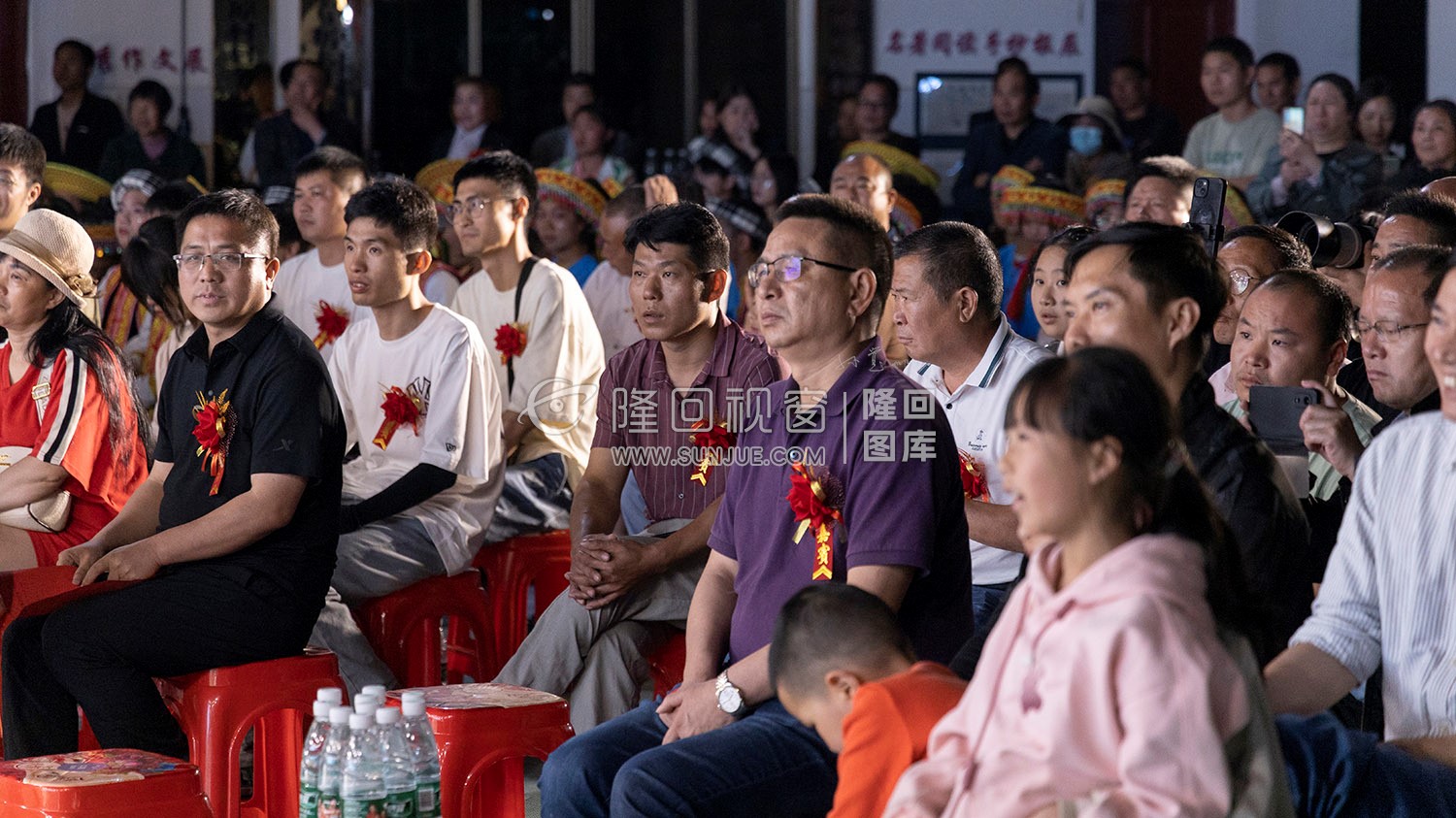 活动嘉宾与观众-隆回草原学校2024年六一文艺汇演