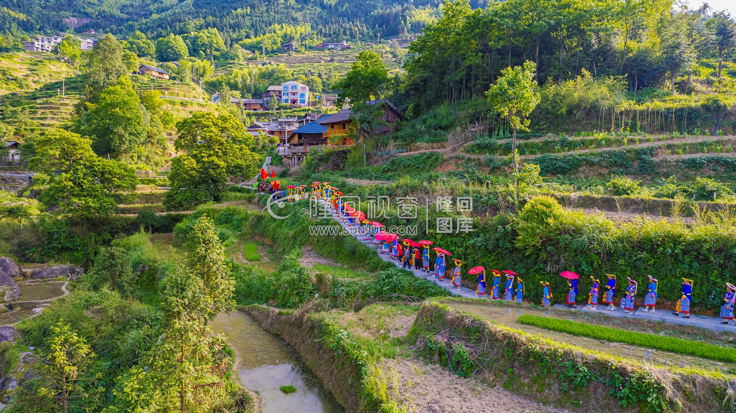 接亲、送亲队伍-隆回花瑶婚俗活动