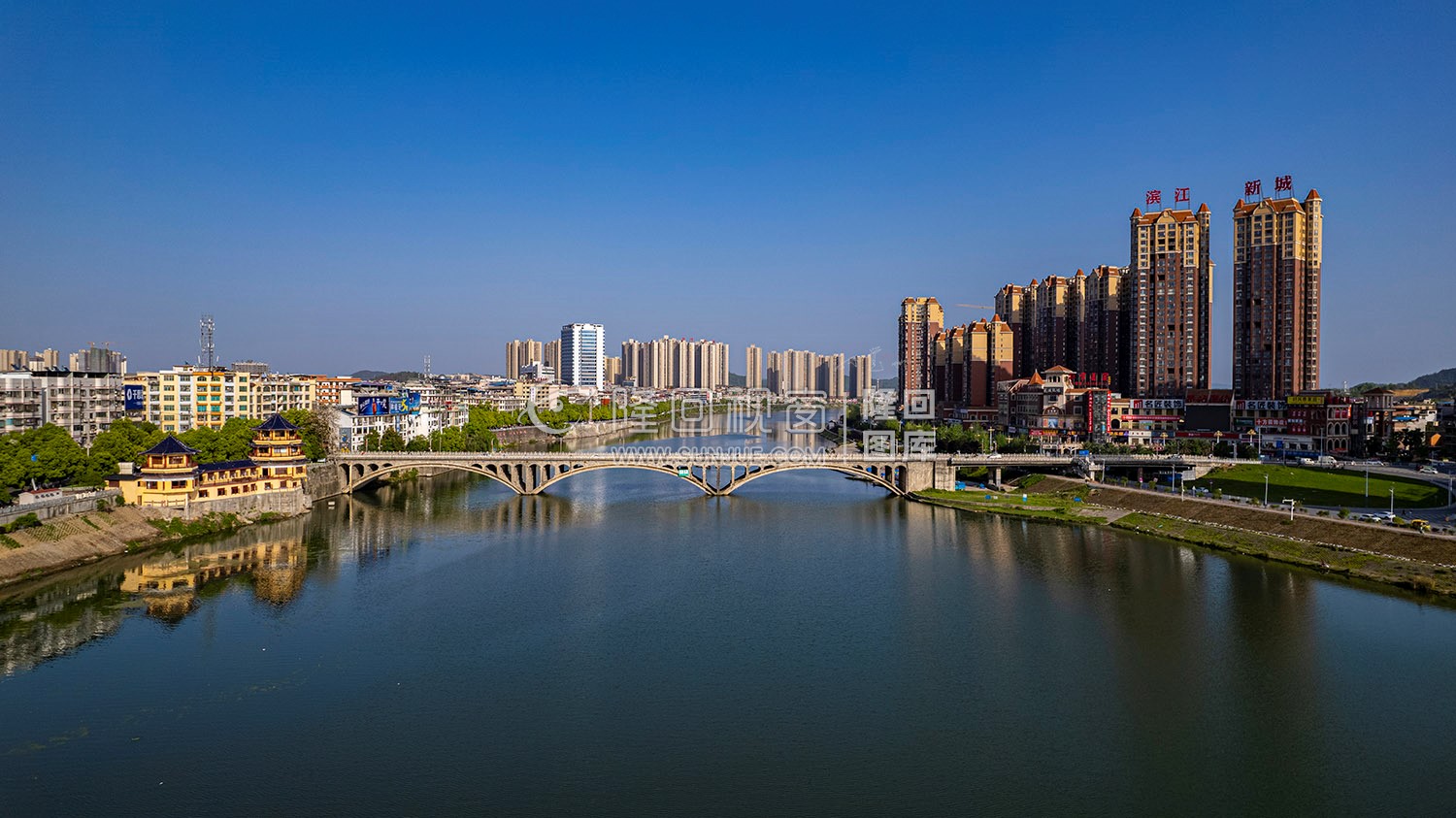 横跨赧水河上的隆回大桥