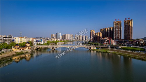 横跨赧水河上的隆回大桥