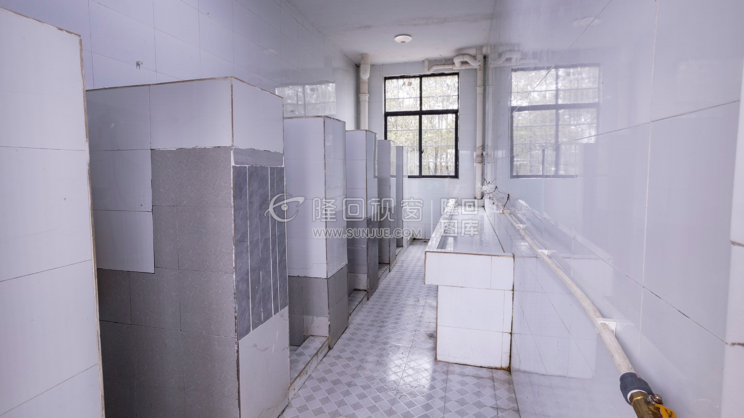 宿舍厕所-五里中学