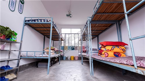 学生寝室-长铺中学