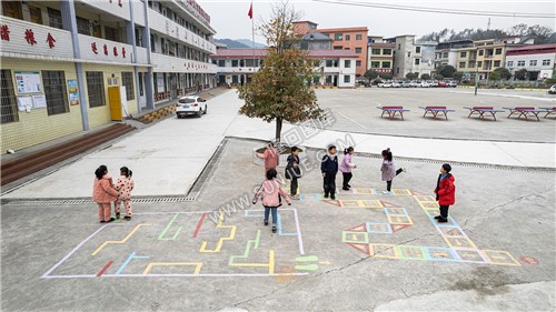 课间格子游戏-红光小学-隆回县三阁司镇红光居委会