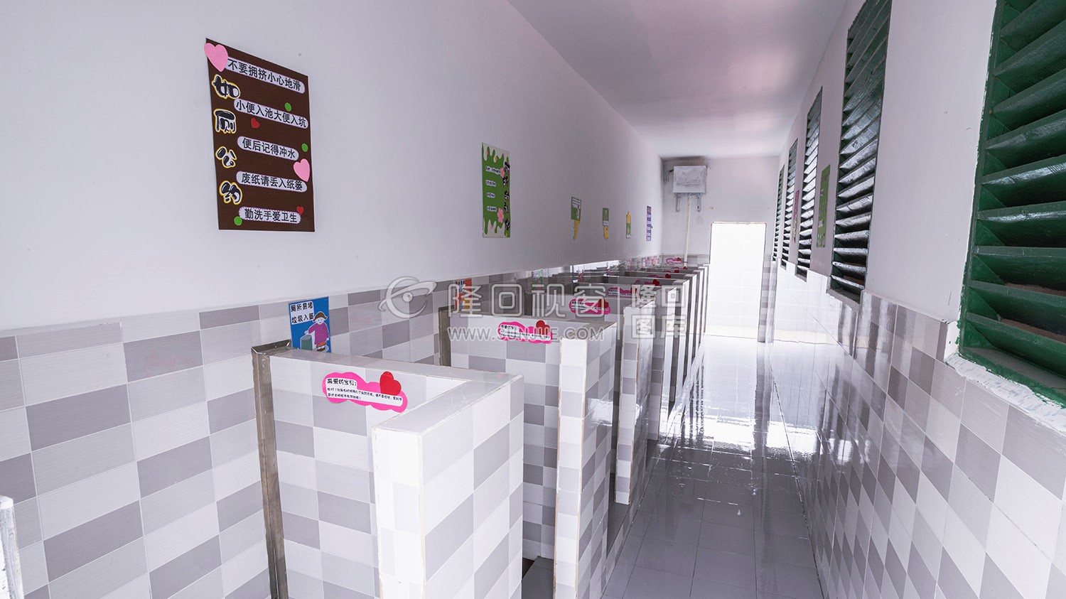 公共厕所-红光小学-隆回县三阁司镇红光居委会