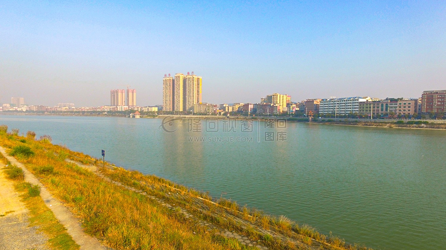 隆回县城赧水河两岸