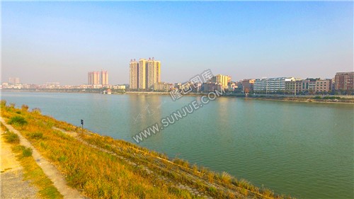 隆回县城赧水河两岸