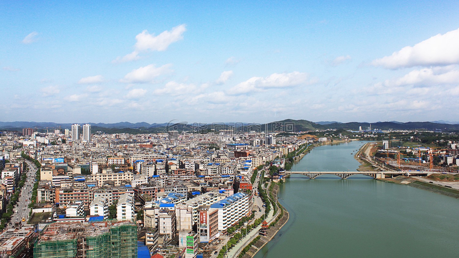 隆回县城-赧水河岸两边