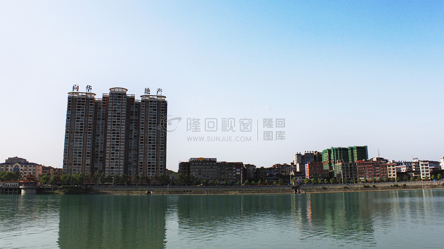 隆回县城-赧水河岸两边