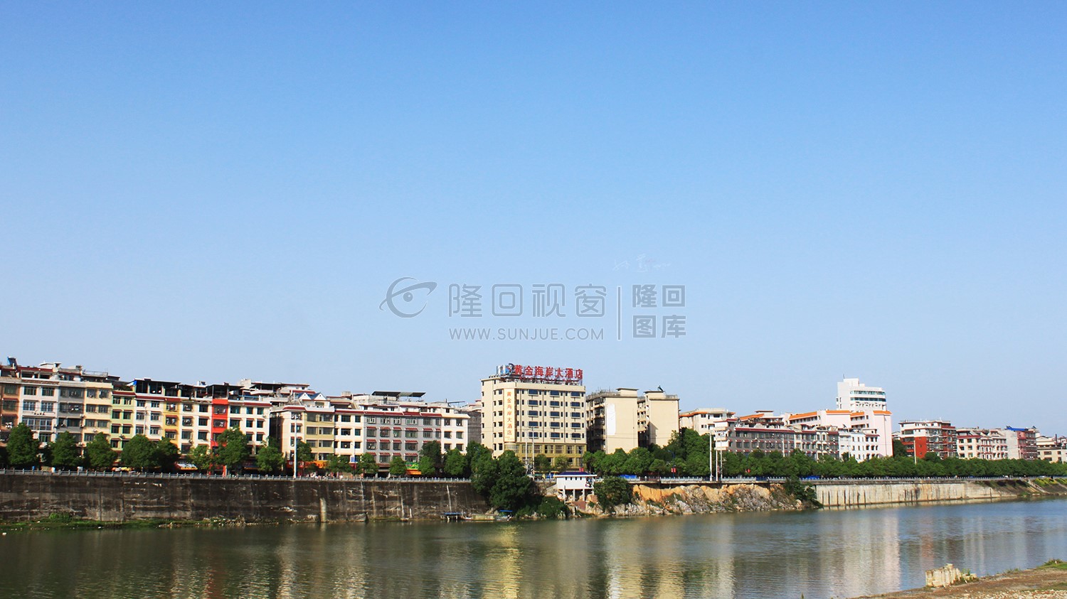 隆回县城-赧水河岸两边