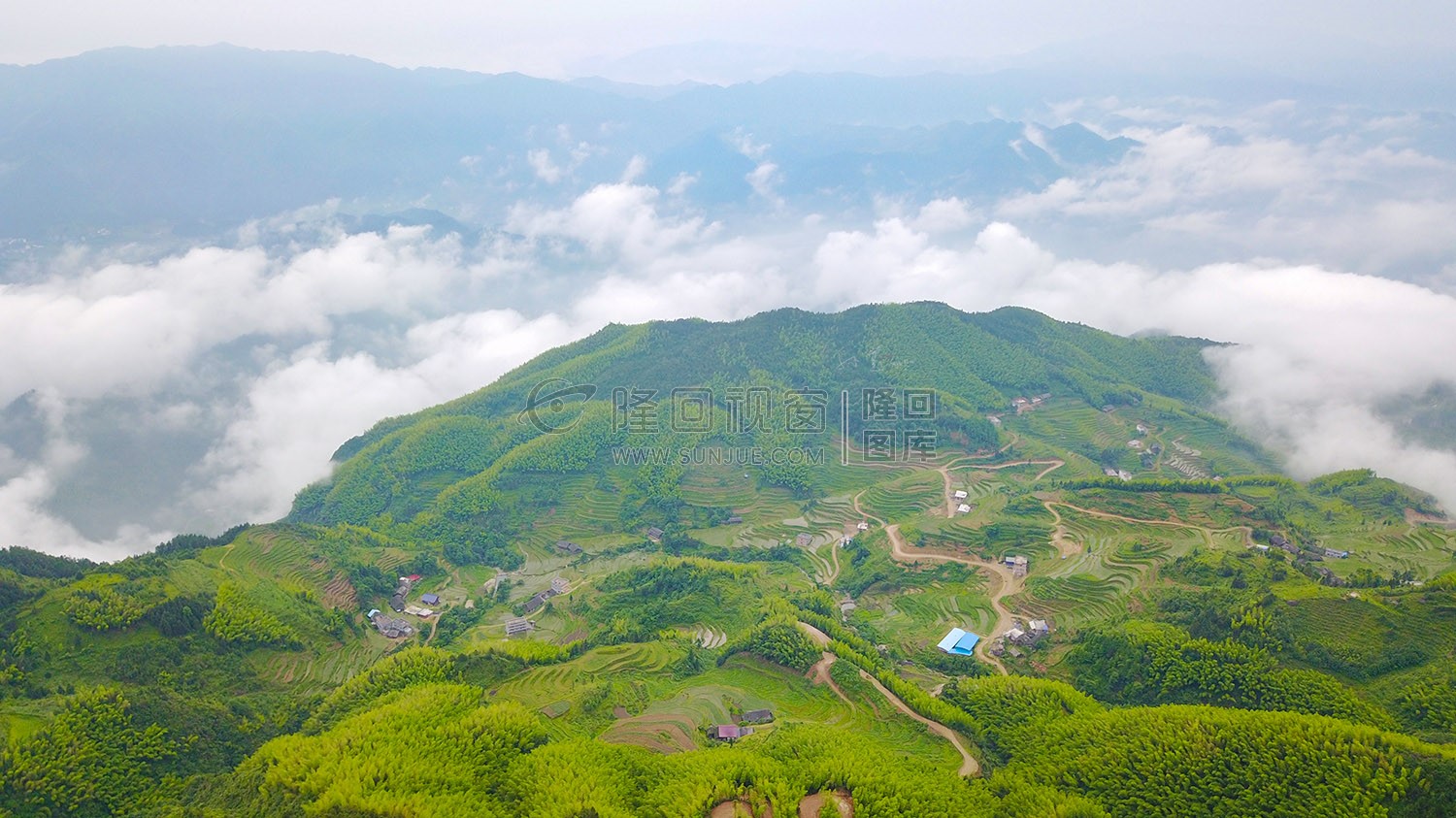 山脚风景-庞家山-六都寨镇
