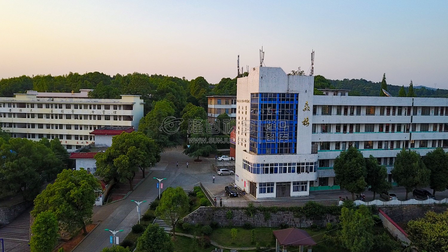 隆回职中-新老校区