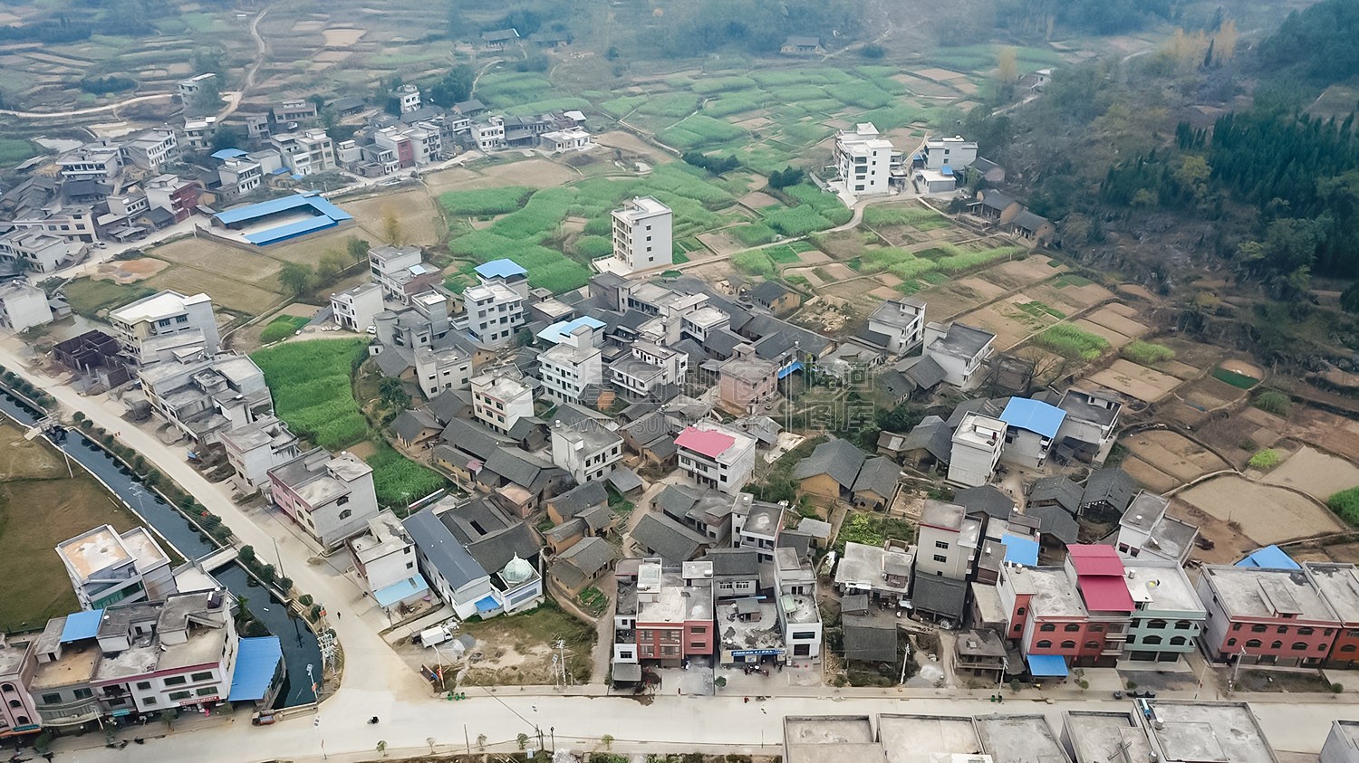 山界回族乡民族村