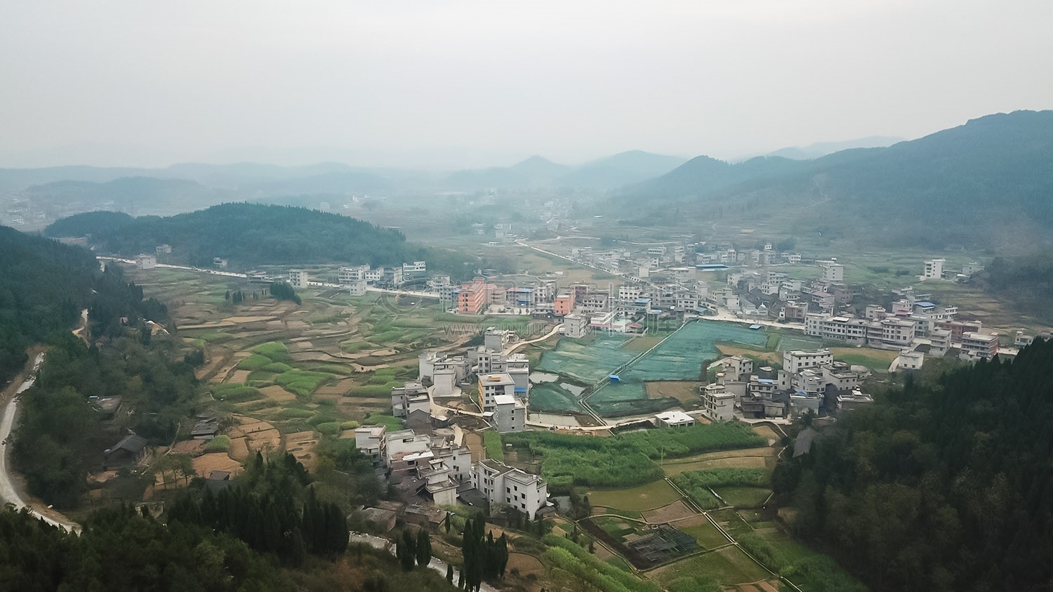 山界回族乡民族村