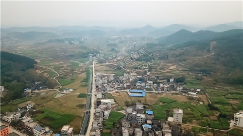 山界回族乡民族村