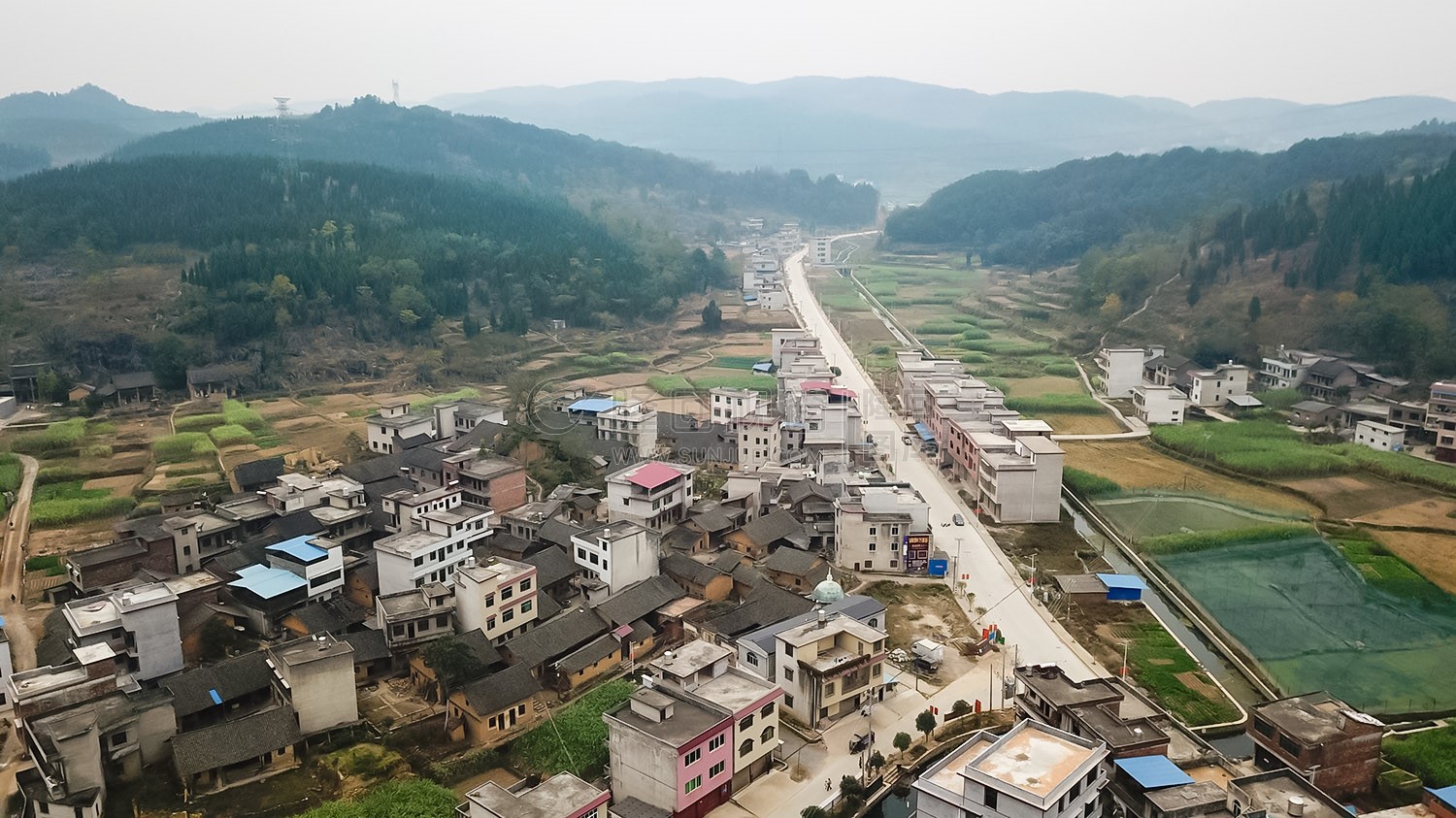 山界回族乡民族村