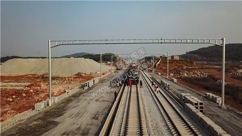 隆回高铁站-建设中实拍-铁轨已铺设
