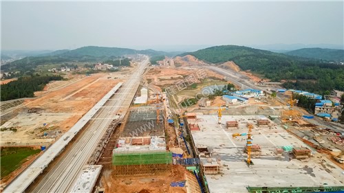 隆回高铁站-建设中实拍-主楼已经修建