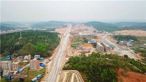 隆回高铁站-建设中实拍-主楼已经修建