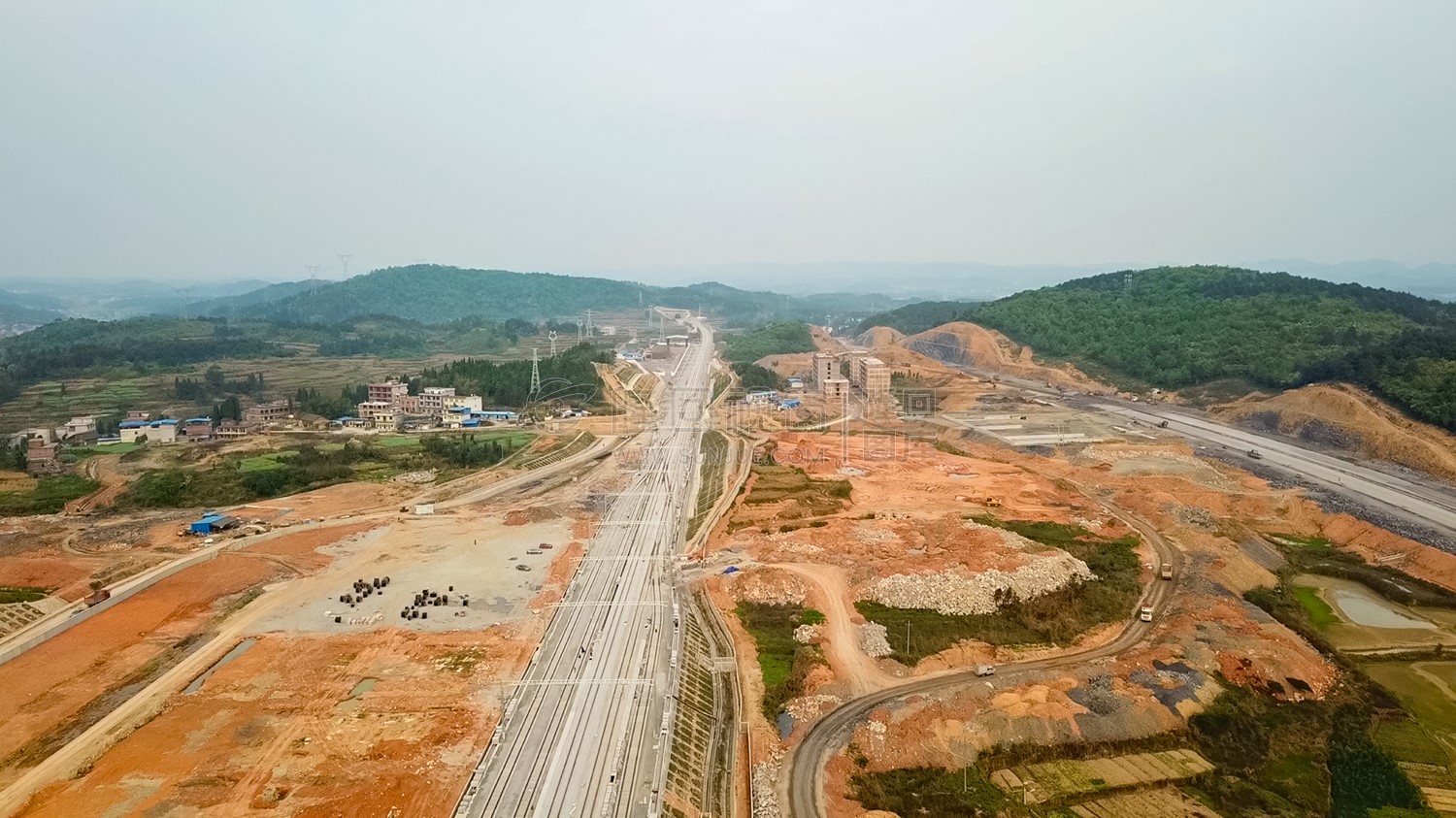 隆回高铁站-建设中实拍-主楼已经修建