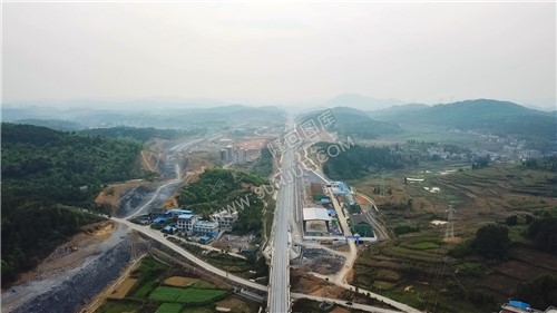 隆回高铁站-建设中实拍-主楼已经修建