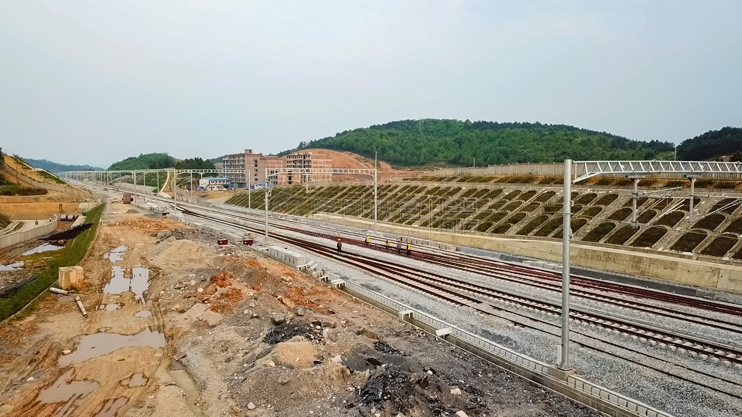 隆回高铁站-建设中实拍-主楼已经修建