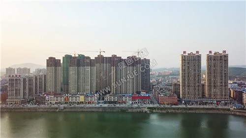 航拍隆回县城赧水河两岸