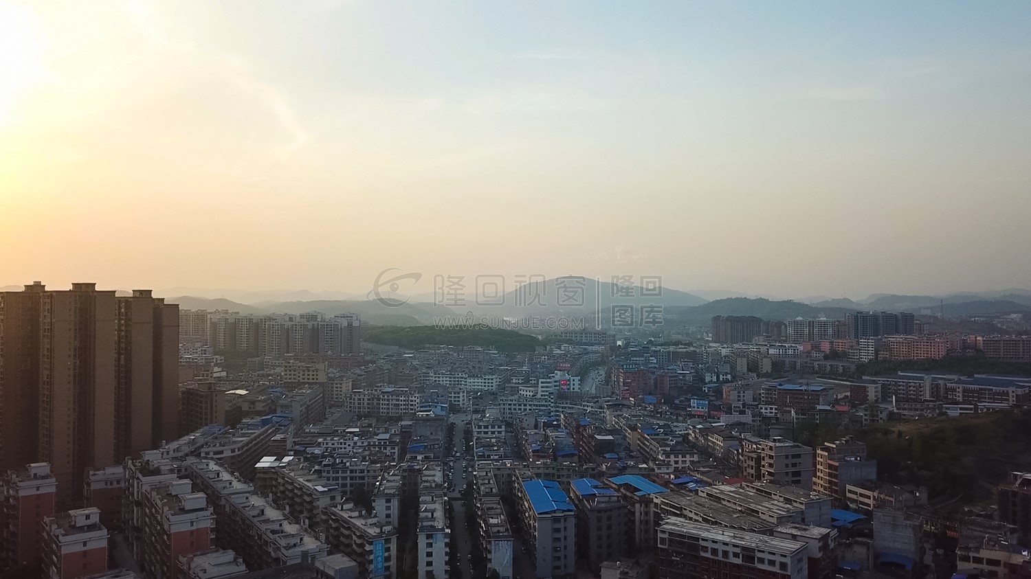 航拍隆回县城赧水河两岸