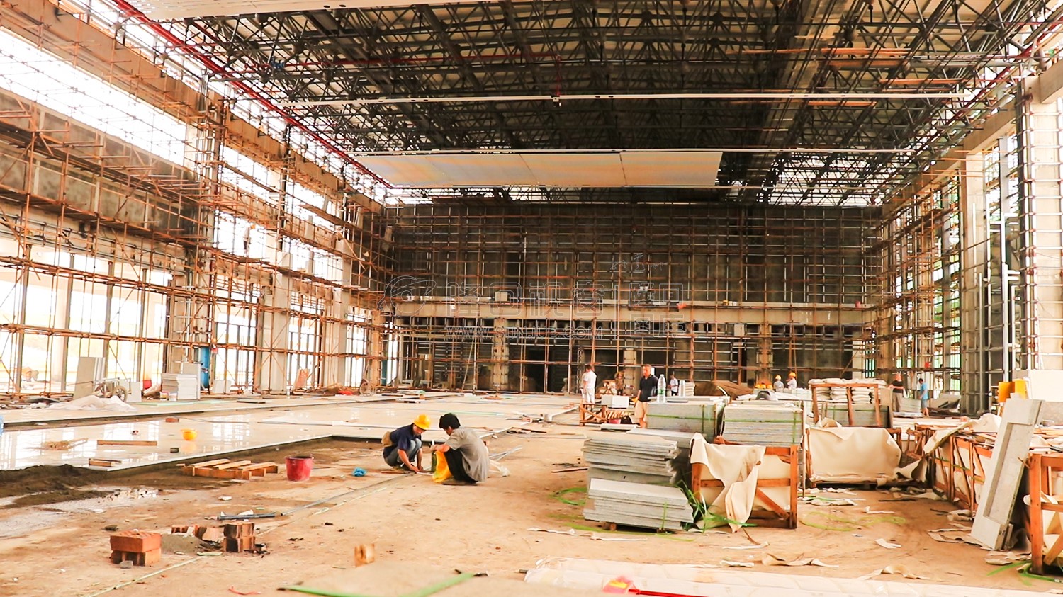 候车大厅装修中-隆回高铁站-建设中实拍