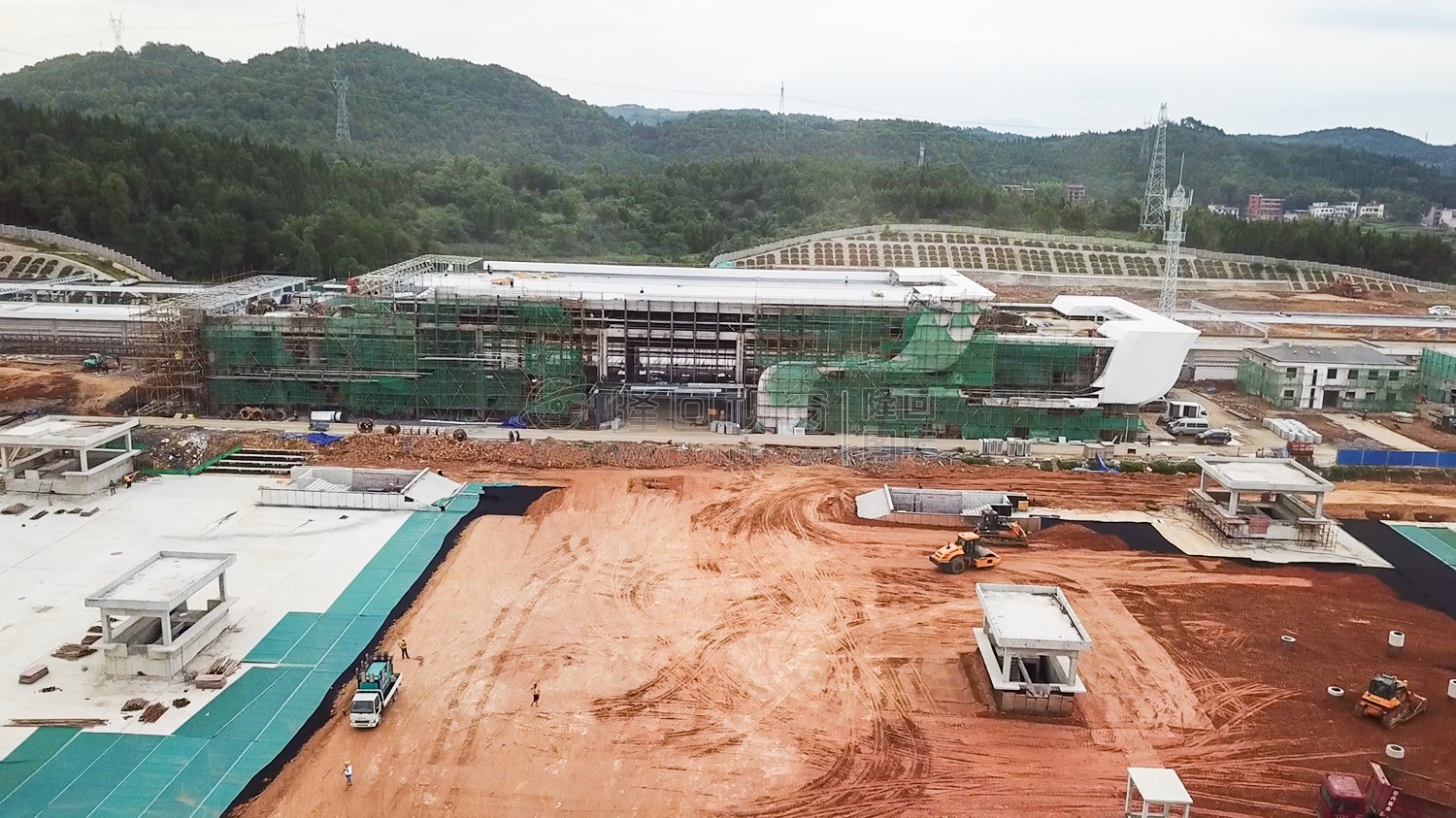 站前广场施工中-隆回高铁站-建设中实拍