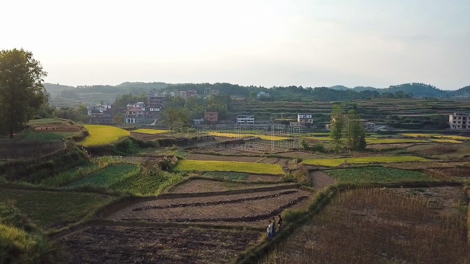 石笋寨-一座像春笋的石山