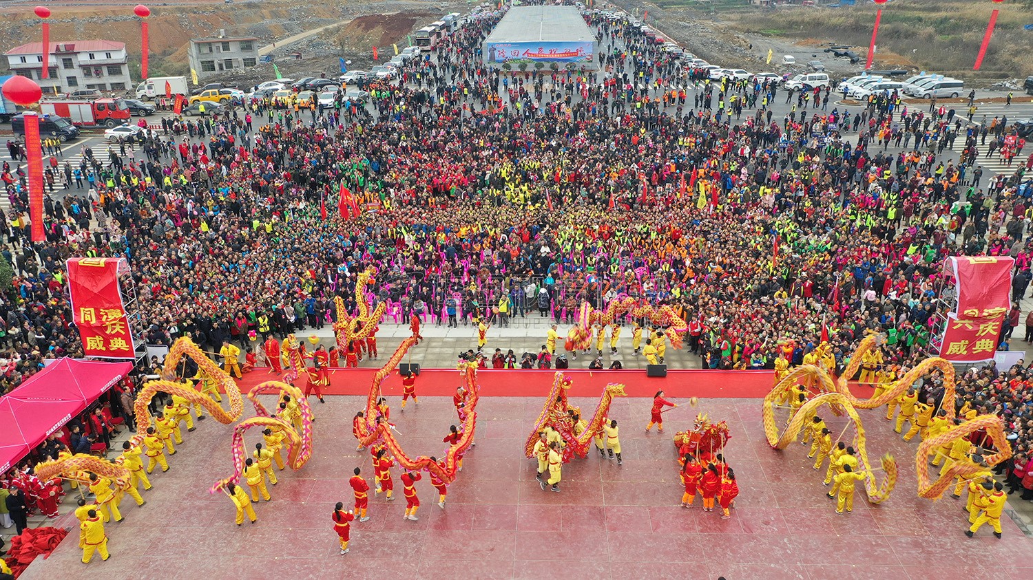 隆回高铁站开业并正式通车