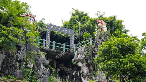 新修的景观-望江山寺