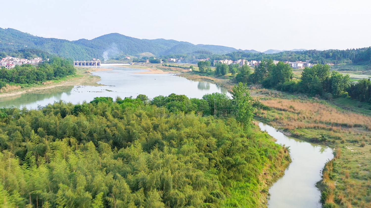 拦水坝下游小岛-中洲电站