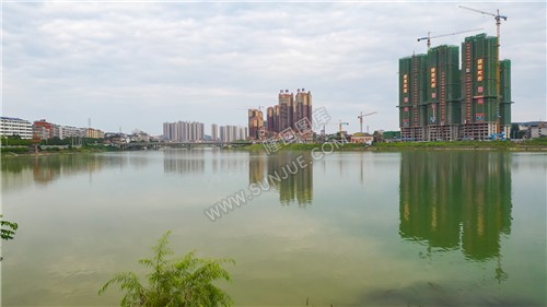 一组隆回县城赧水河岸照片