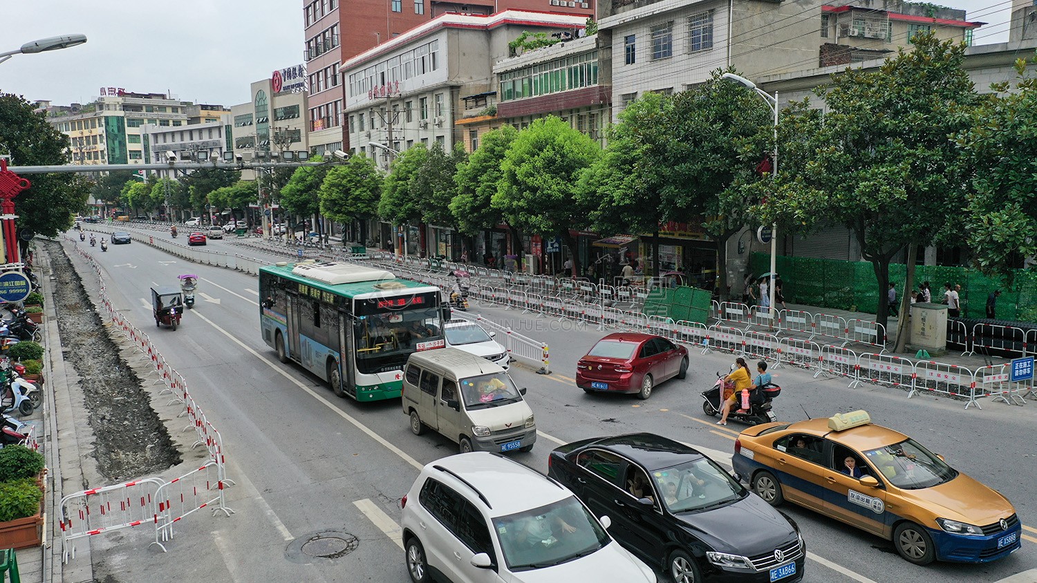 新华书店路口-隆回桃洪路地下街人防工程开挖