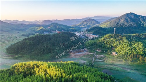 花瑶古寨假日山庄