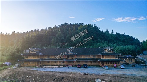 花瑶古寨假日山庄