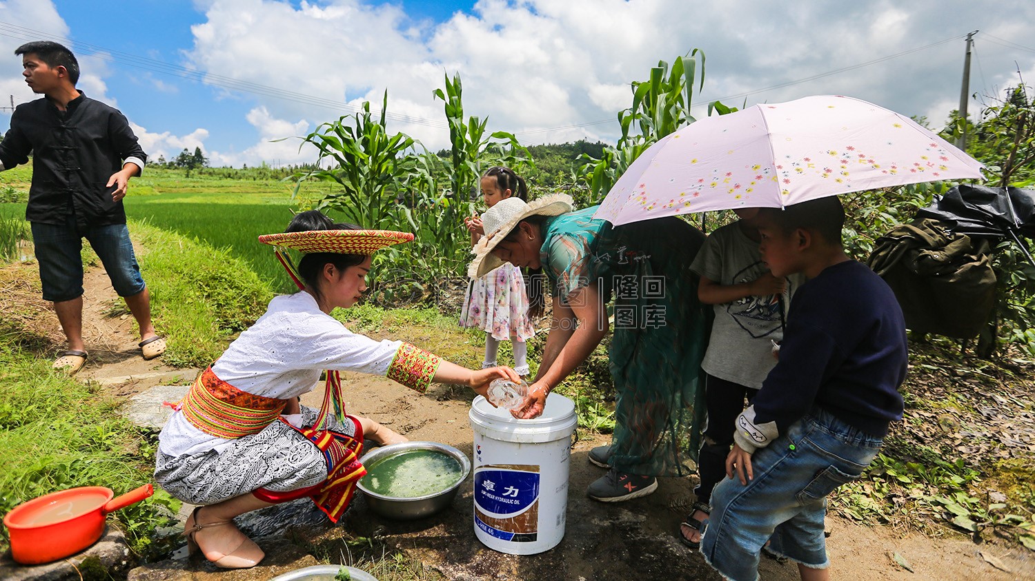 加入草木灰水-神仙豆腐