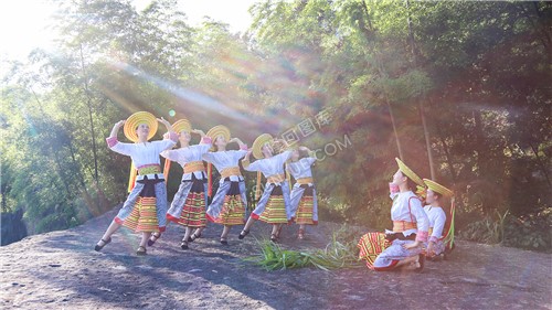 花瑶姑娘竹林里对歌