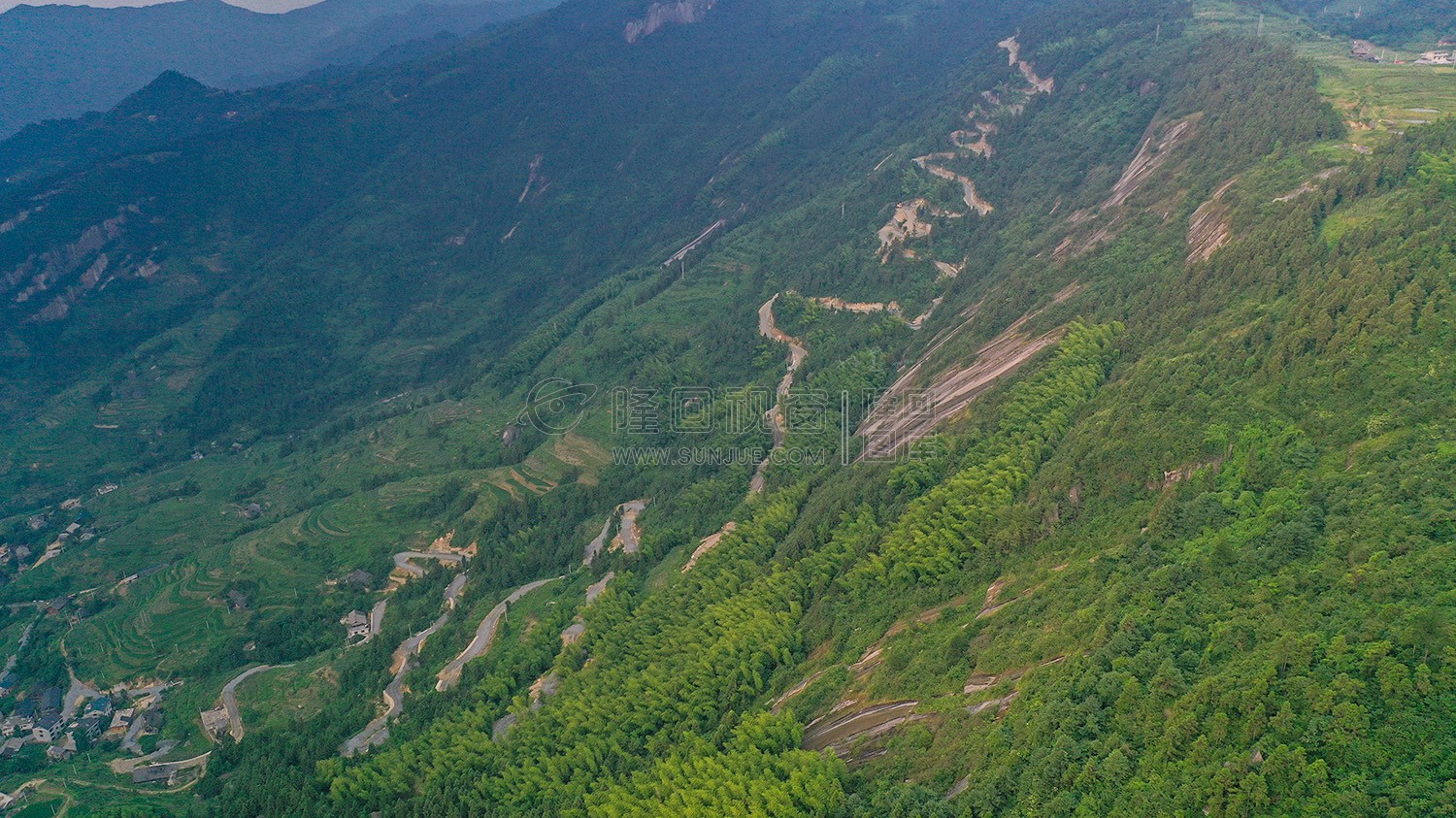 白水洞36拐公路