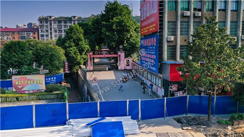 隆回县委大门口