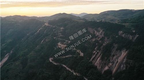 白水洞36拐公路