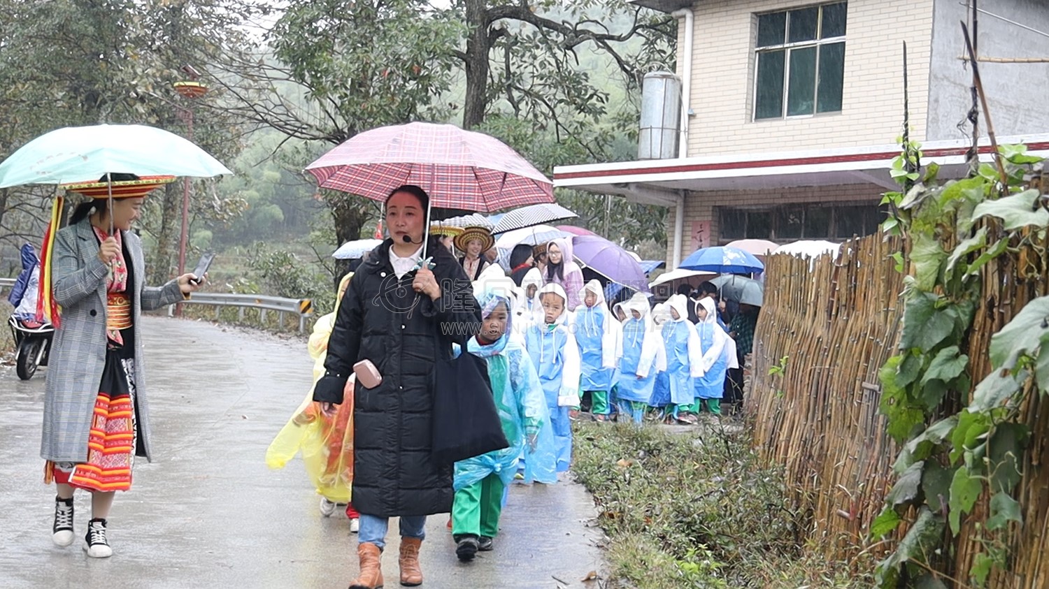 从老教室走向新校园