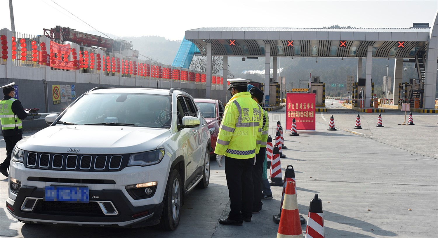 仔细登记每一辆车